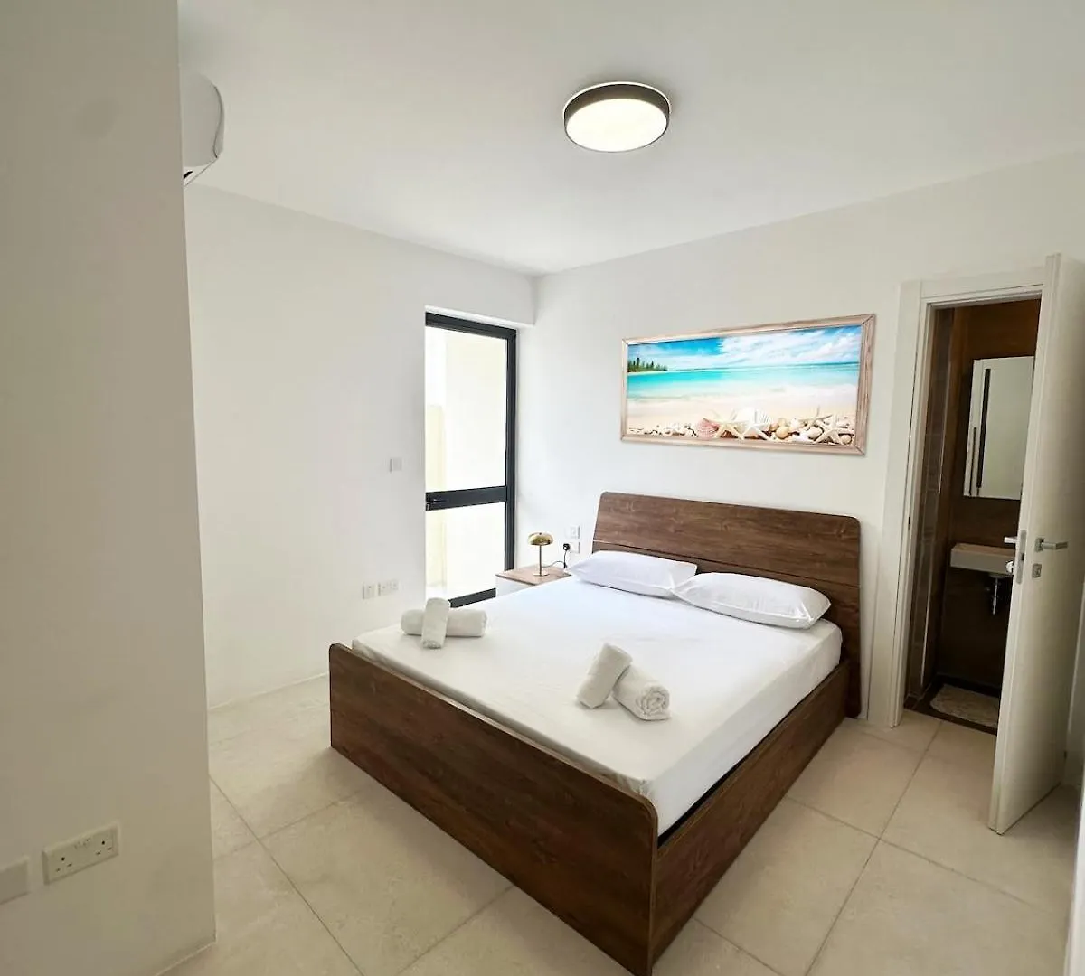 Elegant Escape In Pacaville Saint Julian's Apartment