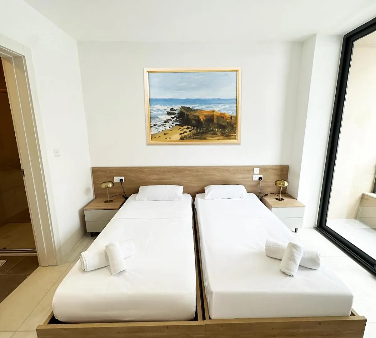 Elegant Escape In Pacaville Saint Julian's Apartment