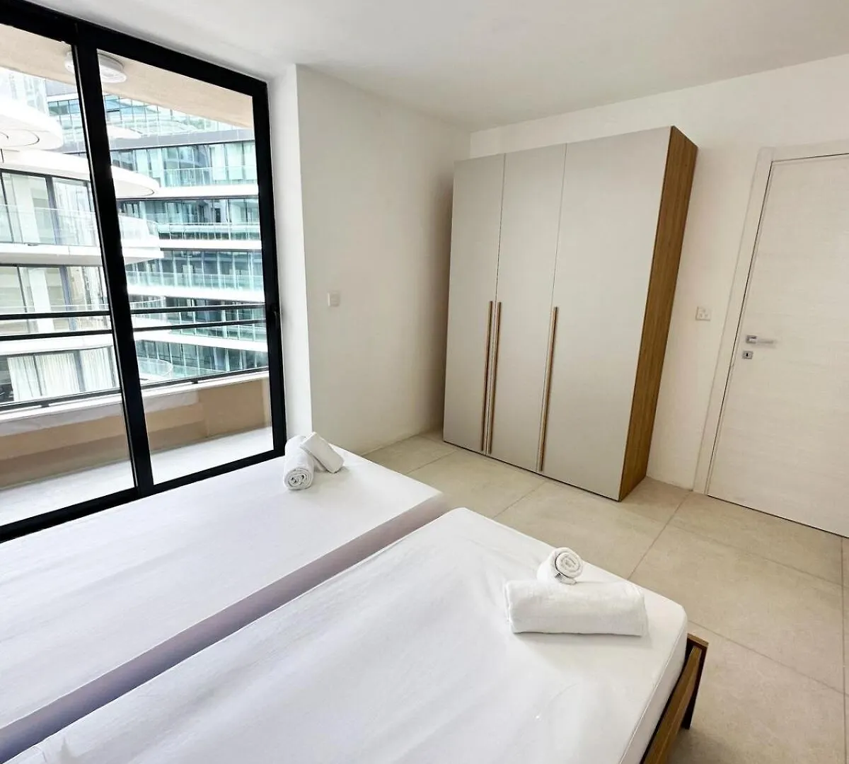 Apartment Elegant Escape In Pacaville Saint Julian's